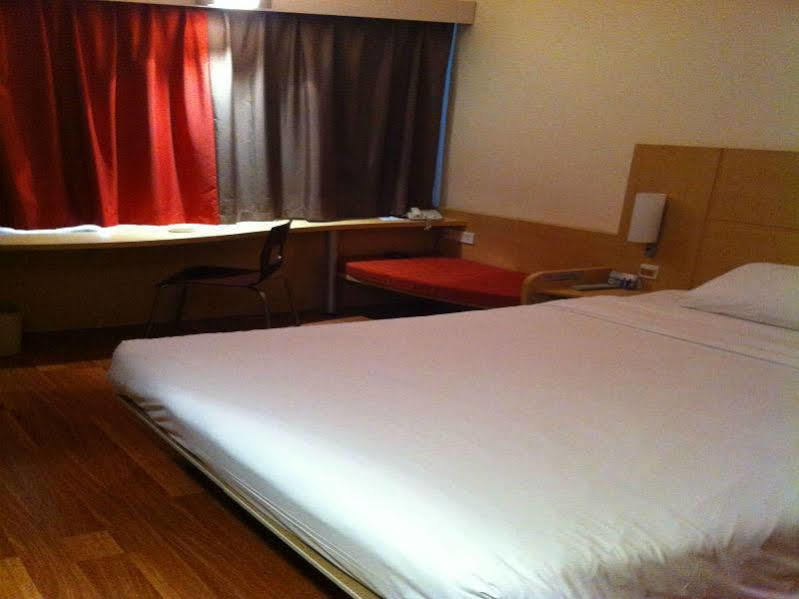 Ibis Chengdu Yongfeng Hotel Eksteriør billede